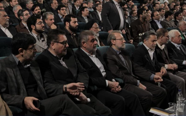 دکتر لاریجانی رئیس مجلس  در کنگره بزرگداشت شهید دکتر پاکنژاد:

زندگی انسان اگر از سر مسئولیت پذیری باشد همواره با بهجت و لذت همراه است. 3