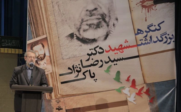 دکتر لاریجانی رئیس مجلس  در کنگره بزرگداشت شهید دکتر پاکنژاد:

زندگی انسان اگر از سر مسئولیت پذیری باشد همواره با بهجت و لذت همراه است. 4