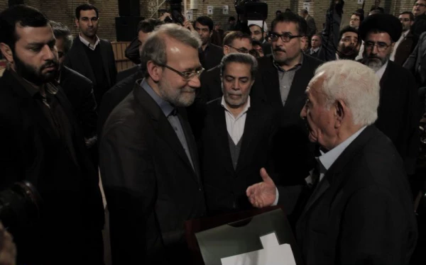 دکتر لاریجانی رئیس مجلس  در کنگره بزرگداشت شهید دکتر پاکنژاد:

زندگی انسان اگر از سر مسئولیت پذیری باشد همواره با بهجت و لذت همراه است. 6