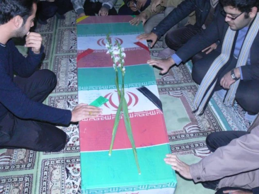 در ایام شهادت مولا و سرورمان آقا امام رضا(ع):
 
عطر شهادت در فضای پردیس شهیدان پاکنژاد پیچید.
 3