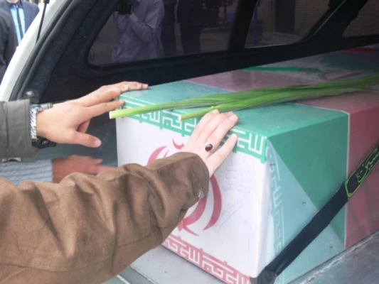 در ایام شهادت مولا و سرورمان آقا امام رضا(ع):
 
عطر شهادت در فضای پردیس شهیدان پاکنژاد پیچید.
 16