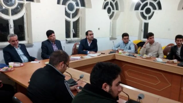 در ادامه سلسه نشست های مسئولین  پردیس:

جلسه هم اندیشی نمایندگان خوابگاه ها با مسئولین پردیس 4