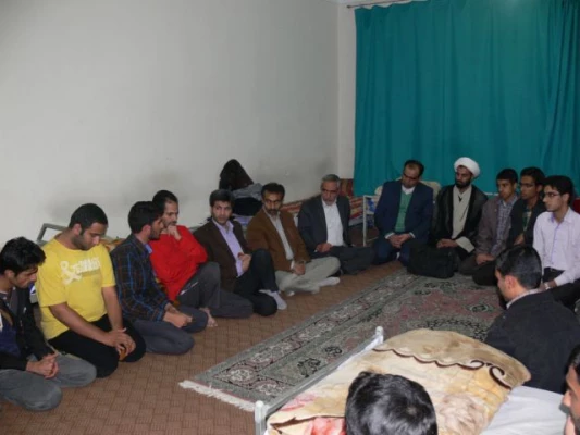 به مناسبت هفته وحدت :

دیدار مسئولین پردیس از خوابگاه های دانشجومعلمان اهل تسنن
 8