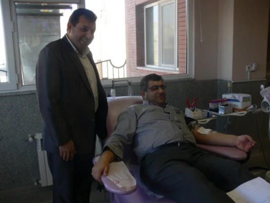 در دیدار سرپرست پردیس با مدیر کل انتقال خون یزد :

برگزاری دوره های آموزشی اهدای خون  7