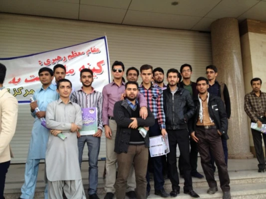 سرپرست، اساتید ، کارکنان و دانشجومعلمان پردیس  در مراسم راهپیمایی باشکوه ۲۲ بهمن حضور یافتند. 7