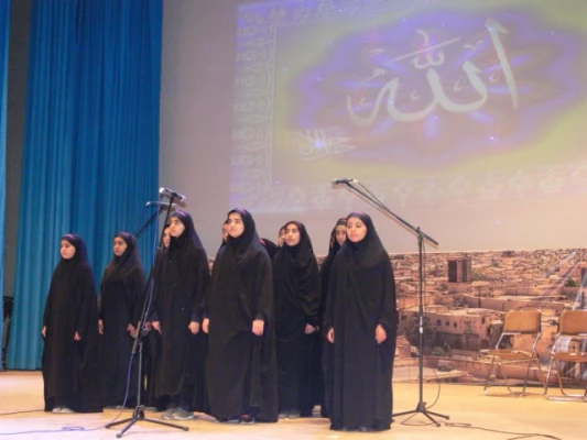 با حضور در دبیرستان دخترانه خلیلی :

تقدیر از گروه سرود دانش آموزی 7