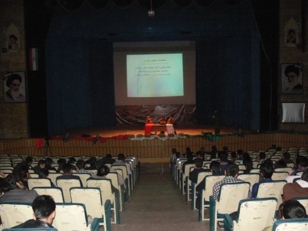 در پردیس شهیدان پاک نژاد برگزار شد :

 کارگاه آموزشی مهارت های زندگی 8