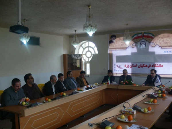 در جلسه ای صمیمی با حضور تمام همکاران:

تقدیر و سپاس از زحمات یک ساله این عزیزان در حوزه های مختلف 4