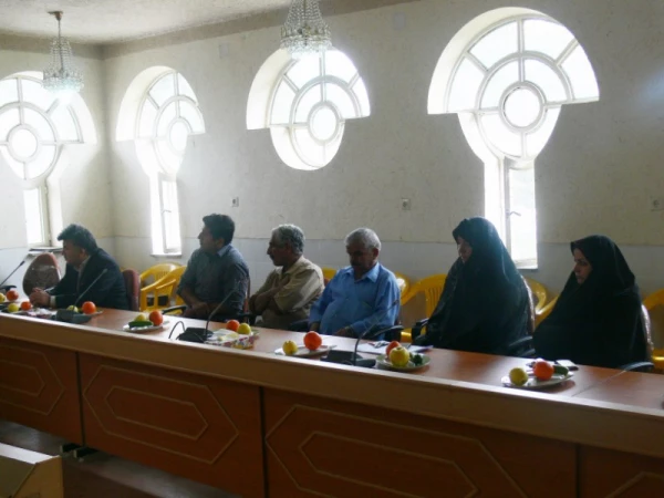 در جلسه ای صمیمی با حضور تمام همکاران:

تقدیر و سپاس از زحمات یک ساله این عزیزان در حوزه های مختلف 12