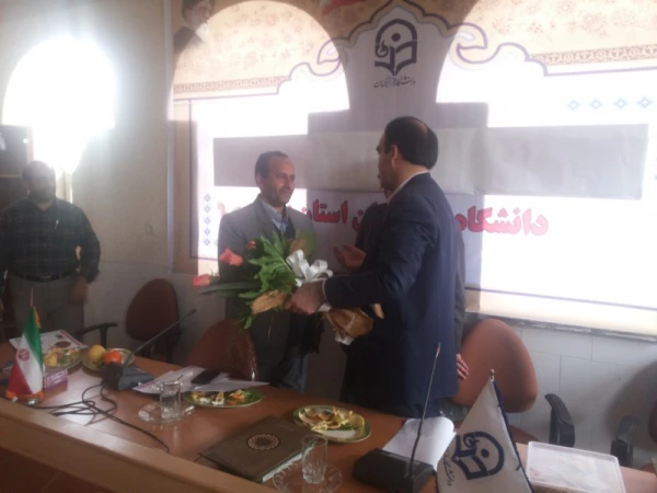 در جلسه ای صمیمی با حضور تمام همکاران:

تقدیر و سپاس از زحمات یک ساله این عزیزان در حوزه های مختلف 17