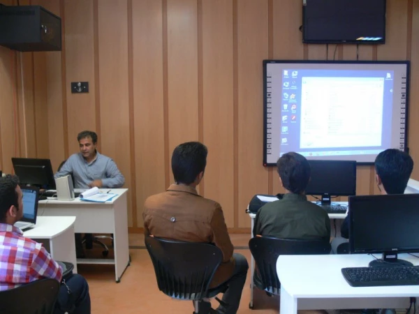 برگزاری دوره های کوتاه مدت  آموزشی IT در پردیس  4