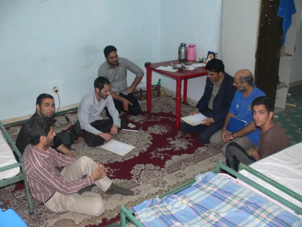 به مناسبت هفته آموزش و بزرگداشت مقام معلم:

بازدید جمعی از مسئولین دانشگاه از خوابگاه دانشجویی 
 5