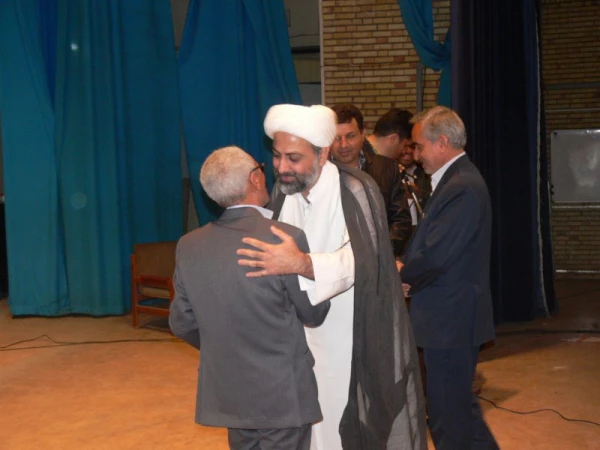 برگزاری مراسم در پردیس :

 به مناسبت هفته آموزش و بزرگداشت مقام معلم 3