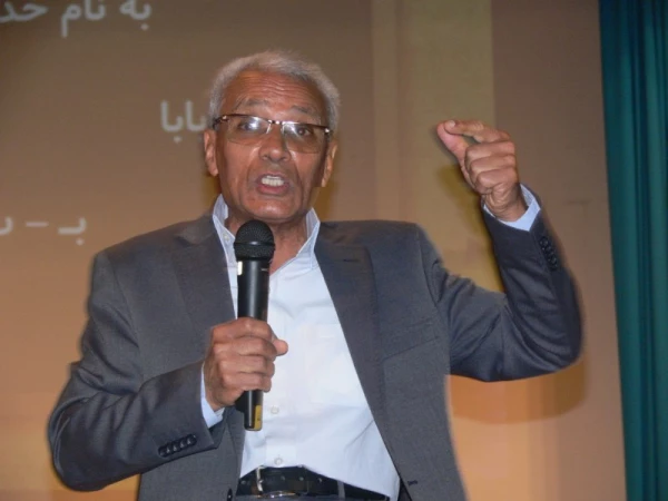 برگزاری مراسم در پردیس :

 به مناسبت هفته آموزش و بزرگداشت مقام معلم 5