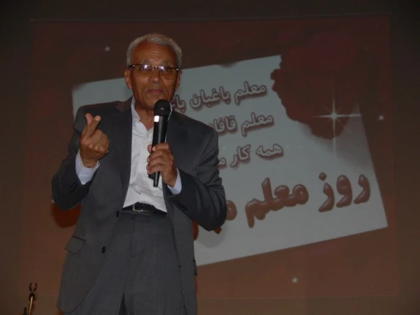 برگزاری مراسم در پردیس :

 به مناسبت هفته آموزش و بزرگداشت مقام معلم 9