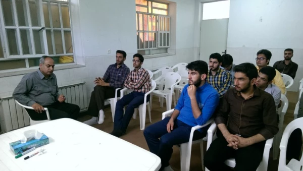 با هدف شناسایی آسیب های روانی و بهداشت روانی:

بازدید جمعی از دانشجومعلمان راهنمایی و مشاوره از کمپ ترک اعتیاد 6