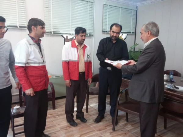 به مناسبت هفته هلال احمر :

مراسم تقدیر و تشکر از شورای اجرایی و اعضای فعال کانون هلال احمر پردیس 6