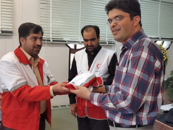 به مناسبت هفته هلال احمر :

مراسم تقدیر و تشکر از شورای اجرایی و اعضای فعال کانون هلال احمر پردیس 7