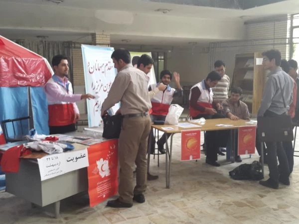 به مناسبت هفته هلال احمر :

مراسم تقدیر و تشکر از شورای اجرایی و اعضای فعال کانون هلال احمر پردیس 12