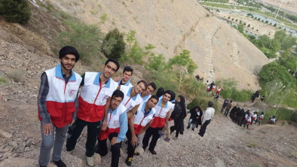 به مناسبت هفته هلال احمر:

همایش پیاده روی و کوهنوردی با حضور داوطلبان جمعیت هلال احمر یزد ( گزارش تصویری) 7