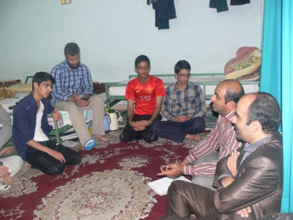 به مناسبت هفته خوابگاه های دانشجویی :

بازدید جمعی از مسئولین پردیس از خوابگاه دانشجویی 2