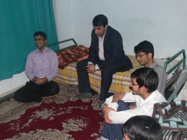 به مناسبت هفته خوابگاه های دانشجویی :

بازدید جمعی از مسئولین پردیس از خوابگاه دانشجویی 3