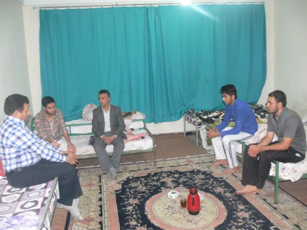 به مناسبت هفته خوابگاه های دانشجویی :

بازدید جمعی از مسئولین پردیس از خوابگاه دانشجویی 7