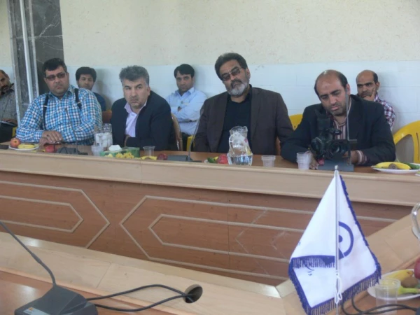 اولین نشست توجیهی مشترک بین دو پردیس دانشگاه فرهنگیان یزد :

با حضور کلیه کارکنان ، اعضای هیات علمی و مدرسین پردیس های استان 6