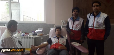 گزارش تصویری از اهدای خون توسط شورای اجرایی و اعضای فعال کانون دانشجویی هلال احمر پردیس