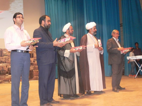 در آستانه میلاد حضرت علی اکبر (ع) و روز جوان  : 

برگزاری جشن معلم جوان در پردیس 4