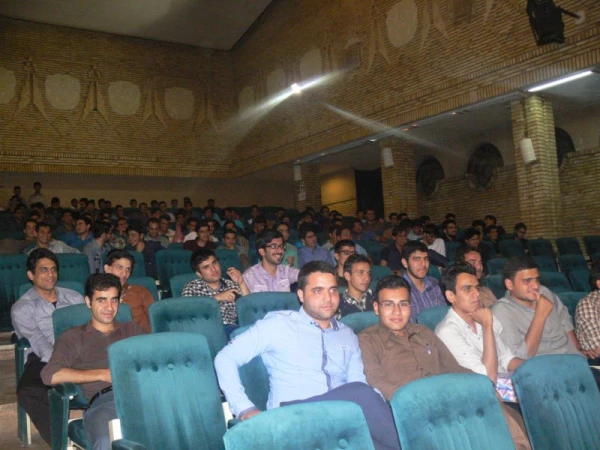 در آستانه میلاد حضرت علی اکبر (ع) و روز جوان  : 

برگزاری جشن معلم جوان در پردیس 7