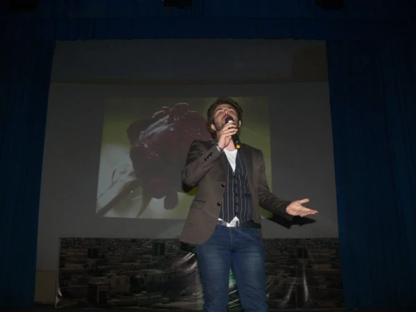 در آستانه میلاد حضرت علی اکبر (ع) و روز جوان  : 

برگزاری جشن معلم جوان در پردیس 10