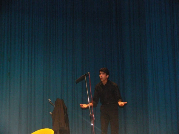 در آستانه میلاد حضرت علی اکبر (ع) و روز جوان  : 

برگزاری جشن معلم جوان در پردیس 14