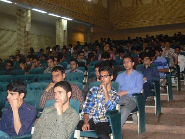 دکتر پاکدل در کارگاه آموزشی  روان شناسی سیاسی:

دانشجو باید روان شناس باشد و از همه مبناهای سیاسی آگاه.
 3