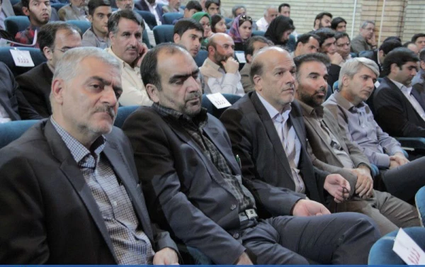 وزیر فرهنگ و ارشاد اسلامی در جشن مردمی حضور:

استان یزد در کشور ما یک استان ویژه است و خصوصیاتی در این استان وجود دارد که کمتر در دیگر استانها شاهد آن هستیم. 4