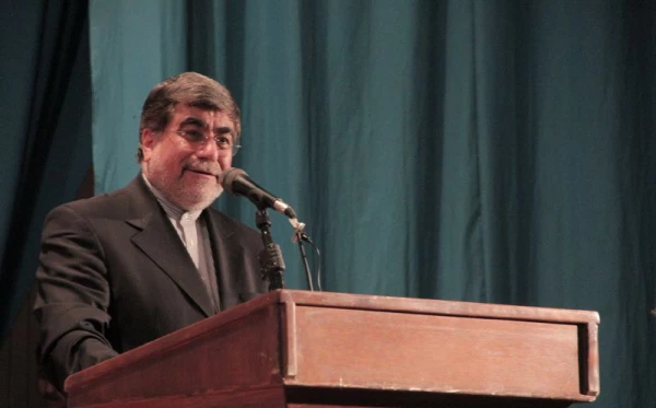 وزیر فرهنگ و ارشاد اسلامی در جشن مردمی حضور:

استان یزد در کشور ما یک استان ویژه است و خصوصیاتی در این استان وجود دارد که کمتر در دیگر استانها شاهد آن هستیم. 7