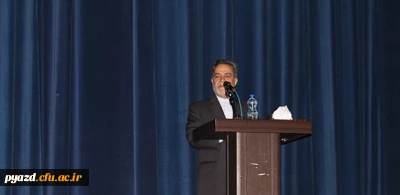 استاندار یزد در جمع مدیران مدارس استان عنوان کرد :

 شایسته است زبده ترین و با اصالت ترین معلمان جذب دانشگاه فرهنگیان شوند.