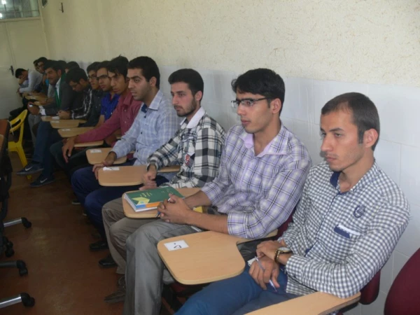 در راستای همکاری و هم اندیشی دانشجومعلمان پردیس های برادران و خواهران با نظارت دفتر نهاد رهبری :

برگزاری جلسه هم اندیشی سردبیران و اعضای نشریات دانشجویی دانشگاه فرهنگیان یزد 9