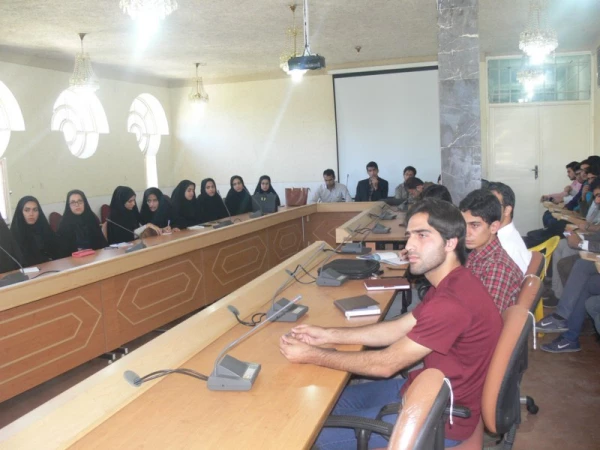 در راستای همکاری و هم اندیشی دانشجومعلمان پردیس های برادران و خواهران با نظارت دفتر نهاد رهبری :

برگزاری جلسه هم اندیشی سردبیران و اعضای نشریات دانشجویی دانشگاه فرهنگیان یزد 10