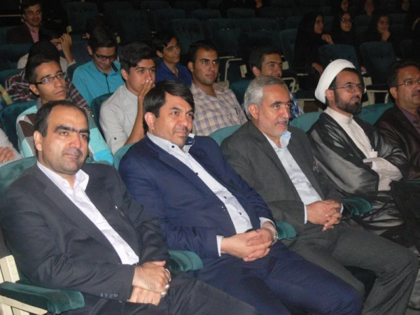 آیت الله ناصری در مراسم آغاز سال تحصیلی دانشجومعلمان دانشگاه فرهنگیان یزد:

دانشگاه فرهنگیان به عنوان گلوگاه حساس تعلیم و تربیت نقش مهمی در تربیت معلمان آینده دارد. 3