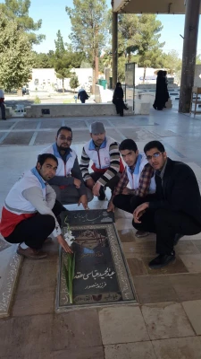 به مناسبت هفته دفاع مقدس :

حضور در گلزار شهدا و تجدید میثاق اعضای کانون دانشجویی هلال احمر با آرمانهای شهدا  5