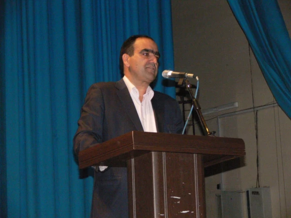 با حضور اساتید پردیس های استانی دانشگاه فرهنگیان در پردیس شهیدان پاک نژاد :

برگزاری اولین جلسه گروه های آموزشی در سال تحصیلی جدید 3