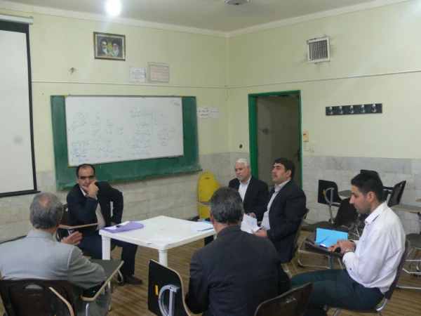 با حضور اساتید پردیس های استانی دانشگاه فرهنگیان در پردیس شهیدان پاک نژاد :

برگزاری اولین جلسه گروه های آموزشی در سال تحصیلی جدید 13