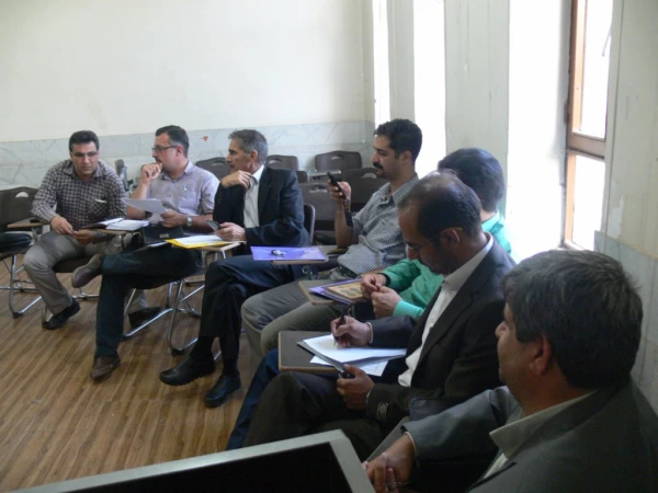 با حضور اساتید پردیس های استانی دانشگاه فرهنگیان در پردیس شهیدان پاک نژاد :

برگزاری اولین جلسه گروه های آموزشی در سال تحصیلی جدید 21