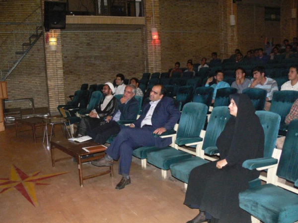 برگزاری اولین کارگاه آموزشی در سال جدید تحصیلی به صورت مناظره ای با موضوع :

" ازدواج در دوران دانشجویی داشته باشیم یا نه"
 22