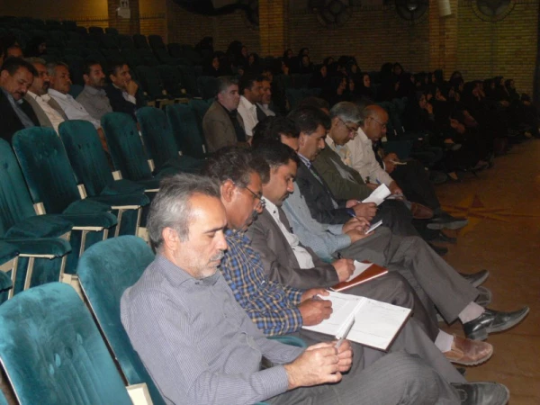 جلسه توجیهی مدیران و معاونین آموزشی مدارس مجری طرح کارورزی
 9