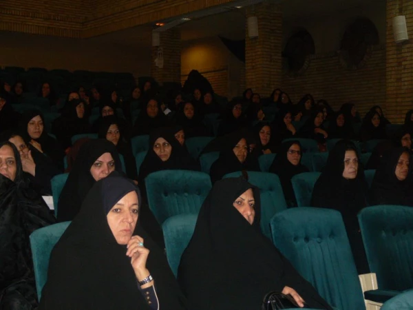 جلسه توجیهی مدیران و معاونین آموزشی مدارس مجری طرح کارورزی
 12