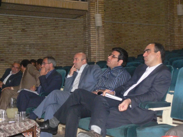 جلسه توجیهی مدیران و معاونین آموزشی مدارس مجری طرح کارورزی
 19