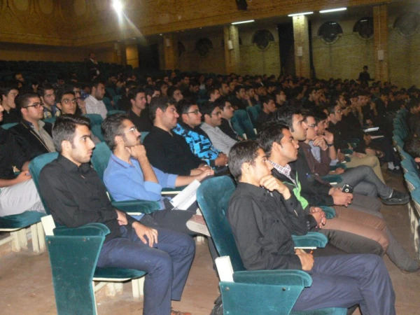 در ادامه کارگاه های آموزشی روزهای یکشنبه :

برگزاری نشست پرسش و پاسخ با حضور مسئولین حوزه آموزش پردیس 9