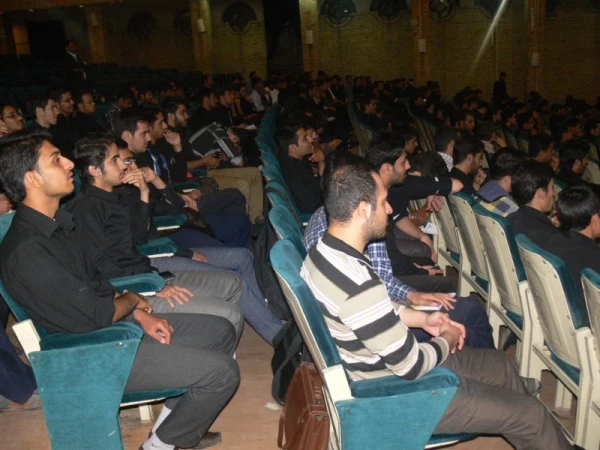 در ادامه کارگاه های آموزشی روزهای یکشنبه :

برگزاری نشست پرسش و پاسخ با حضور مسئولین حوزه آموزش پردیس 10